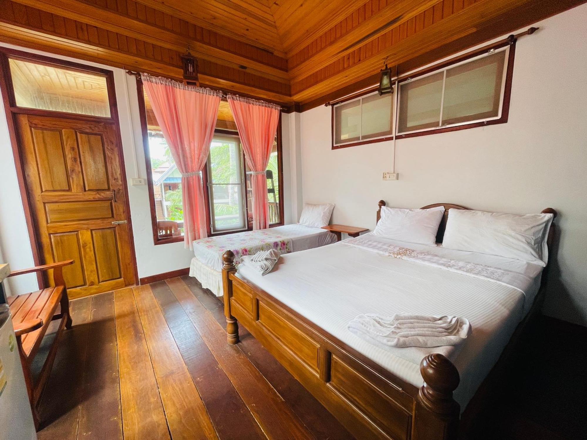 Big Fish Resort Ko Tao Exterior photo