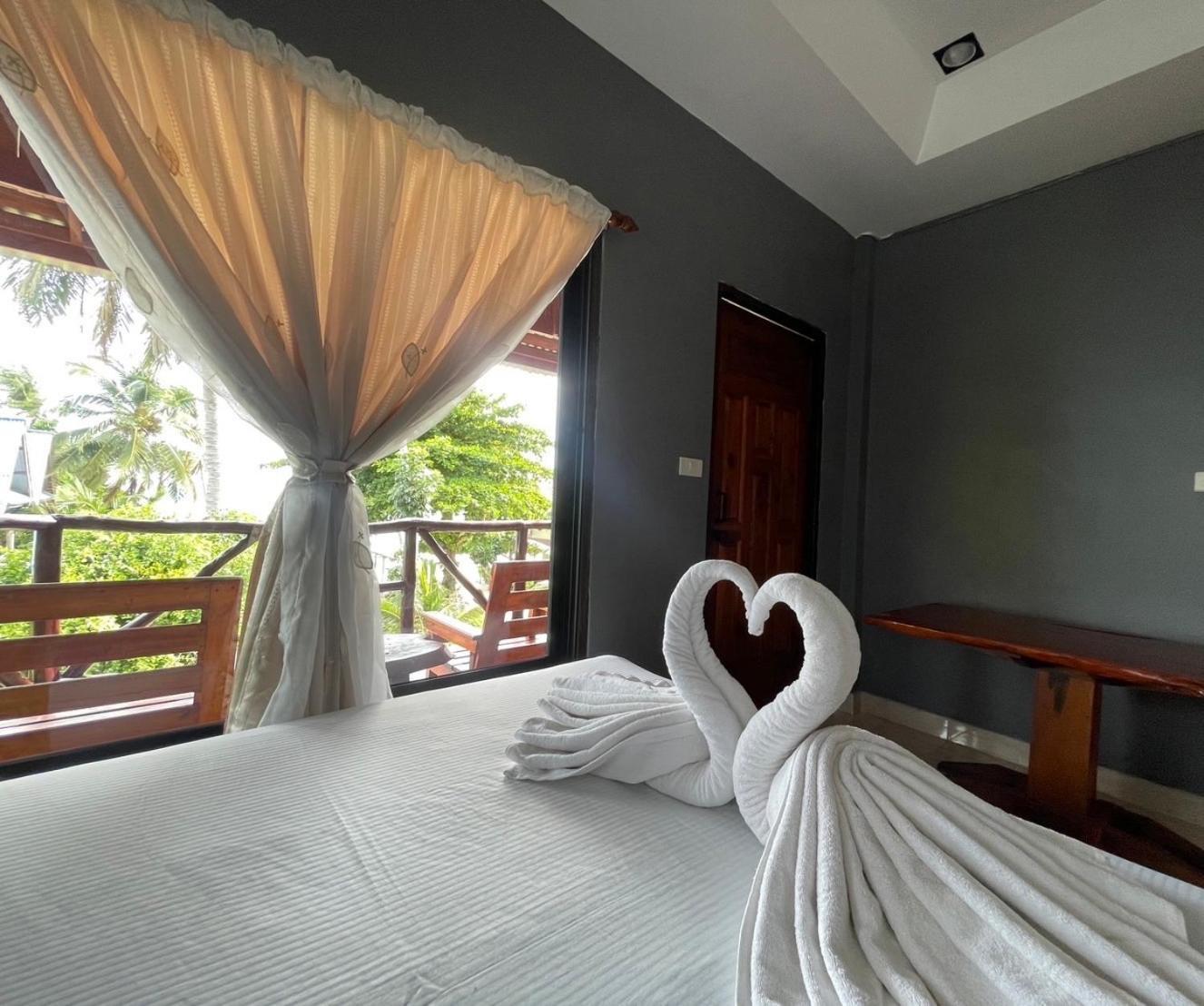 Big Fish Resort Ko Tao Exterior photo